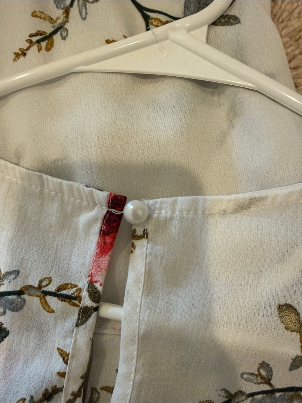 Floral Pleated Cap-Sleeve Blouse - White with Rose Print - Picture 3 of 4
